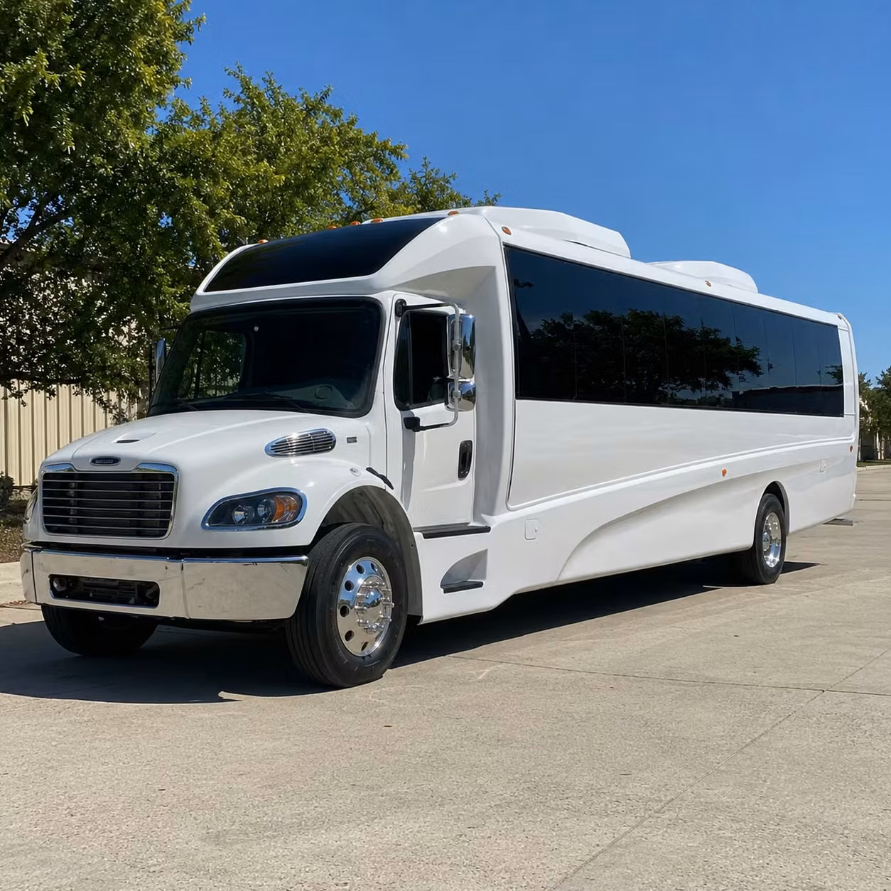norwalk 18 passenger minibus rental